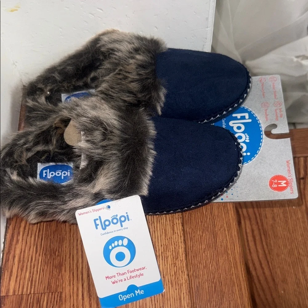 Floöpi Kids Navy Faux Fur-Lined Cozy Slip-On Slippers